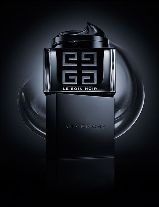 © MAI-LINH / GIVENCHY Le Soin Noir