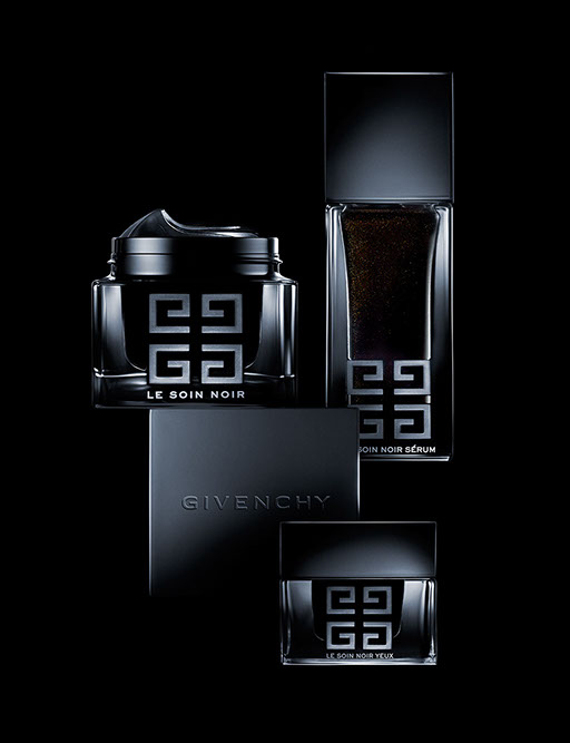 © MAI-LINH / GIVENCHY Le Soin Noir